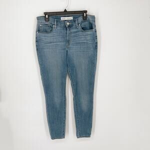 Levi's Women's Signature Mid Rise Skinny Jeans Size 14M Blue Medium Wash
